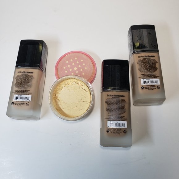 Clear Cover Base Foundation Okalan and Banana Loose Powder - Picture 3 of 6